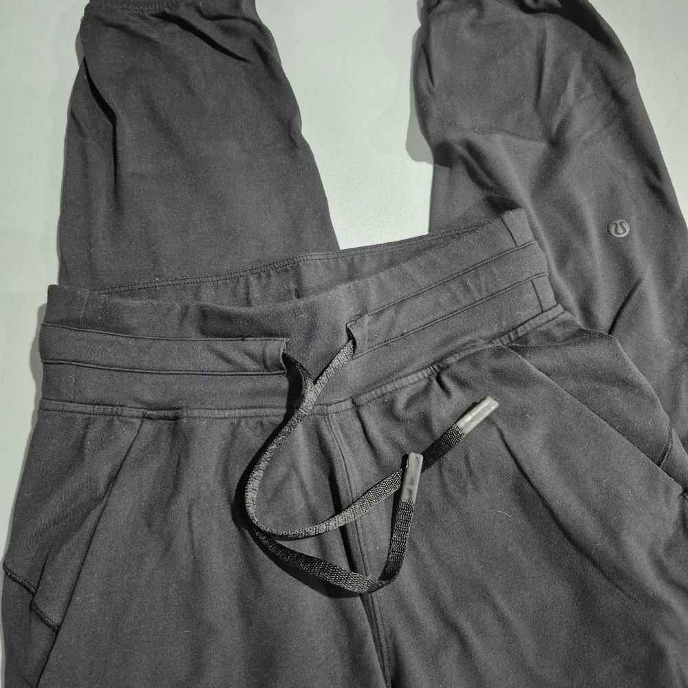 Lululemon Joggers Womens 2 Black Ready to Rulu Pant 29